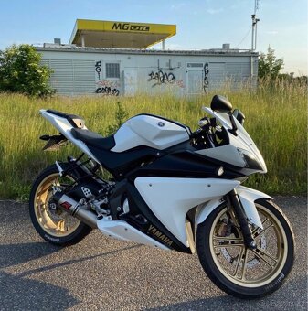 Yamaha yzf r125 - 4