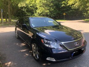 Lexus LS600H - 4