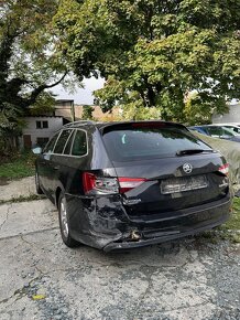 Škoda Superb 3 2.0Tdi combi havárie - 4