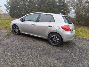 toyota auris 1,4 VVTi - 4