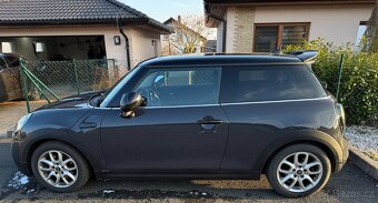 Prodám Mini Cooper S F56 r.v.2016 / 2.0 / 141kW - 4