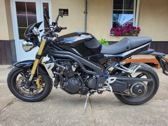 Triumph Speed Triple 1050 - 4