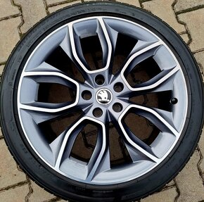 Disky originální Škoda Superb III 5x112 R19 Crater - 4