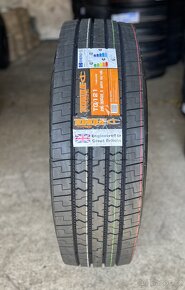 295/80 R22,5 prémiová Britská nákladní pneu - 4