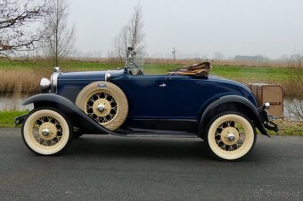 1931 Ford Model A Roadster DeLuxe - 4