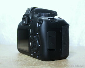 Nová digitální zrcadlovka Canon EOS 4000 D. - 4
