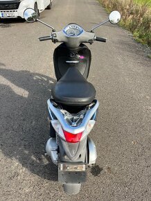 Piaggio MP3 250ie - 4