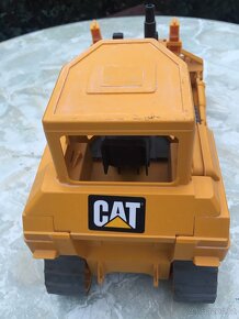 BULDOZER - CATERPILLAR - 4