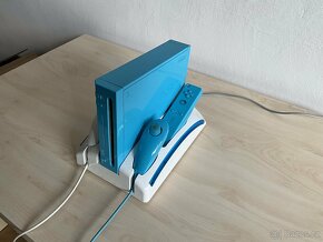 Nintendo Wii - Nabíjecí stojan s ventilátorem a podsvícením - 4