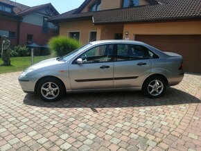 FORD FOCUS 1,6 i-16V - 4