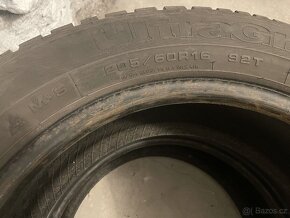 2 ks zimní pneu 205/60 r16 vzorek 4-5mm - 4