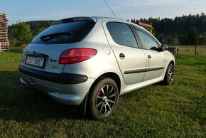 Peugeot 206 1,1 i 44 kW - jen sednout a jezdit. - 4