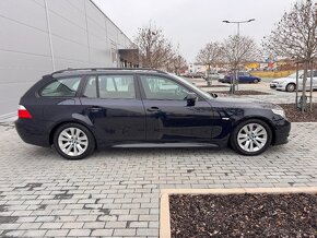 BMW e61 530i MANUÁL M-Packet/PDC/Navi/Sportsitze - 4