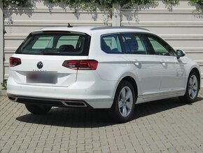 Volkswagen Passat 2,0 TDi 110kW DSG Elegance ČR 1.maj CR BMT - 4