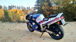 Suzuki GSX R 750W r.v. 1993_SLEVA - 4