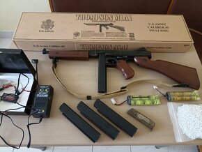 US samopal Thompson M1A1 - 4