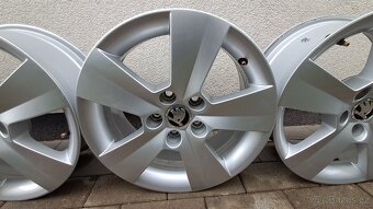 Prodám original aludisky škoda 5x100 6jx15H2 ET38 - 4