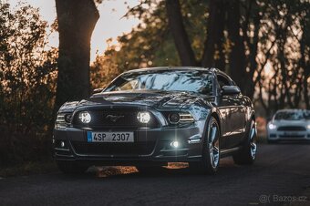 Ford Mustang 2013.v8 manuál,premium najeto origo 55000 km - 4