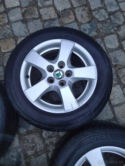 Prodám orig alu 14 Škoda Fabia 1 5x100 ET 43 letní pneu - 4