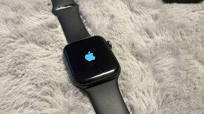 Apple Watch 6 44mm GPS + příslušenství - 4