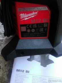 Milwaukee M12 BI-0 akumulátorový kompresor - 4