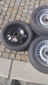 195/65R15 zimní pneu + plechové disky BMW - 4