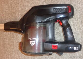 AKU NABÍJECÍ  TYČOVÝ VYSAVAČ HOOVER/H-FREE HOME XLCYCLONIC L - 4