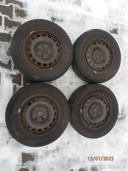 4xObutá zimní kola na ŠKODA OCTAVIA 2  Nokian 195/65 R15 - 4