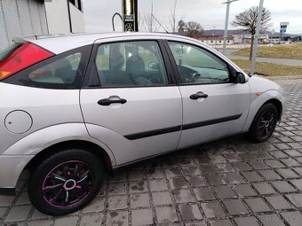 Ford Focus 1.4 55kw - 4