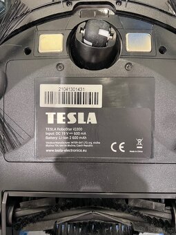 TESLA RoboStar iQ300 - robotický vysavač a mop - 4