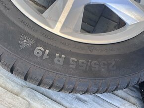 Audi Q7 , origo audi alu kola 255/50R19 zimní - 4