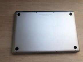 Apple MacBook Pro 15palců - 4