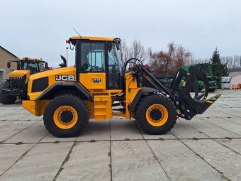 Kloubový nakladač JCB 417 AGRI s lopatou zdarma - 4