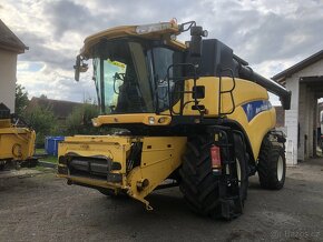 New Holland CR 9080 - 4