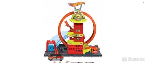 HOT WHEELS CITY SADA KOLEJÍ HASIČSKÁ STANICE SUPERSMYČKA - 4