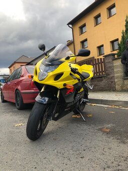 Suzuki GSXR-750 k5 - 4