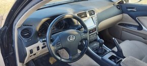 Lexus IS220D - 4