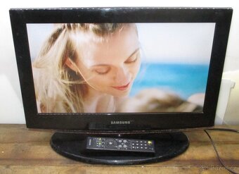 LCD televize 55cm SAMSUNG (22 palců), 2xHDMI - 4