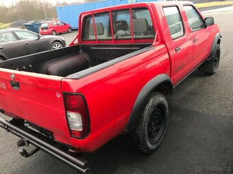 Nissan Navara Diesel Hardtop - 4