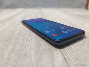 Realme 8 5G černá - 4