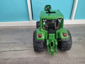 Bruder Bagr a traktor John deere - 4