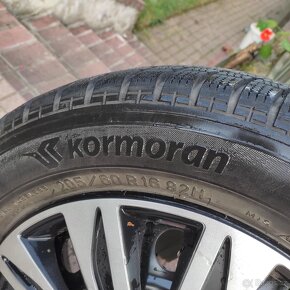 Zimní 4x 205/60R16 5x114,3 - 4