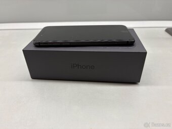 iPhone 8 64GB Space Grey - 4