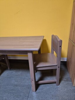 Ikea dětský stůl se židlemi - 4