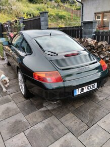 Porsche 911 Carrera - 4