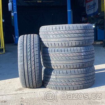 NOVÉ Zimní pneu 315/35 R20  Tracmax - 4