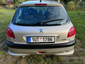 Peugeot 206, 1,4i benzin - 92 tis. Najeto - 4