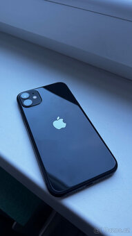 Apple iPhone 11 - 64GB Černý - 4