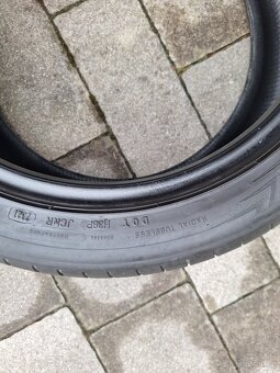 Prodám letni pneu zn.  Dunlop 235/45 ZR17 - 4