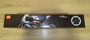 LEGO TECHNIC BMW M 1000 RR 42130 - 4